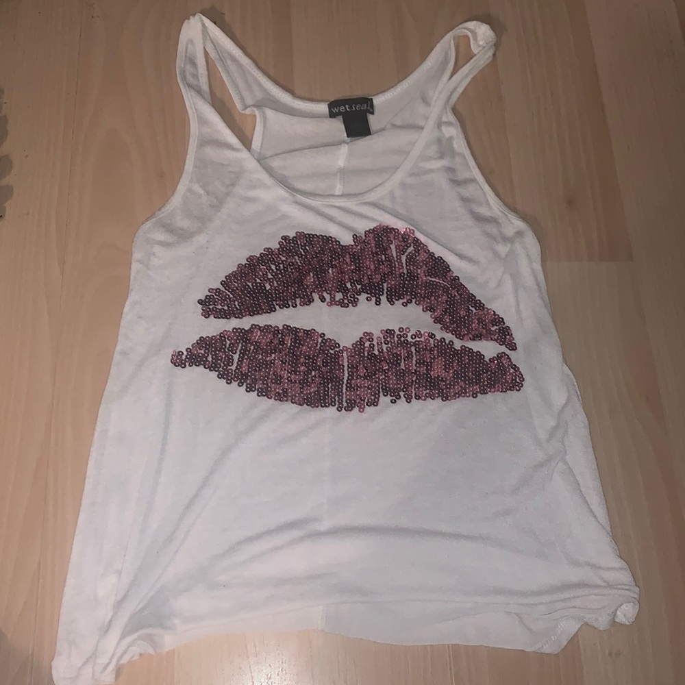 Sparkly pink lips tank top
